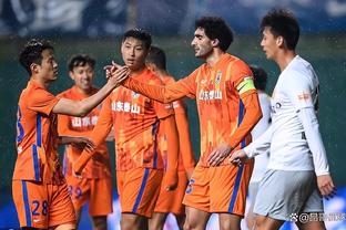 特鲁西埃：2-4输球比0-2更好，越南目标仍是成绩最好的小组第三